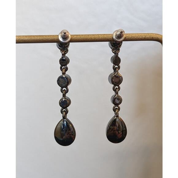 Black Crystal Teardrop Dangle Gun Metal Earrings - Picture 2 of 5